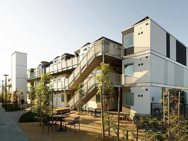 Wat maak multi-verdieping voorafvervaardigde houerhuise ideaal vir kommersiële en residensiële projekte?
