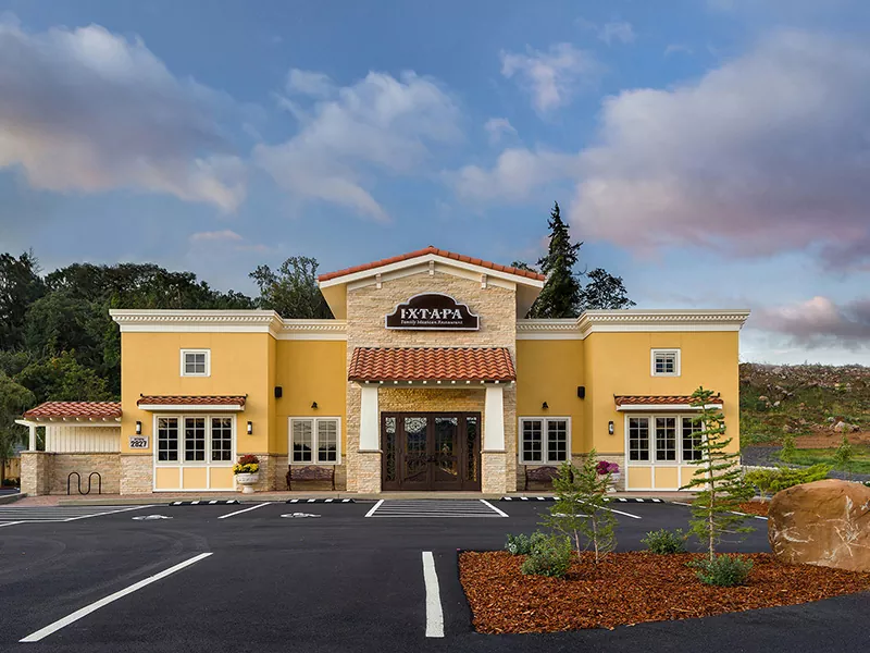 Metaalrestaurantgebou