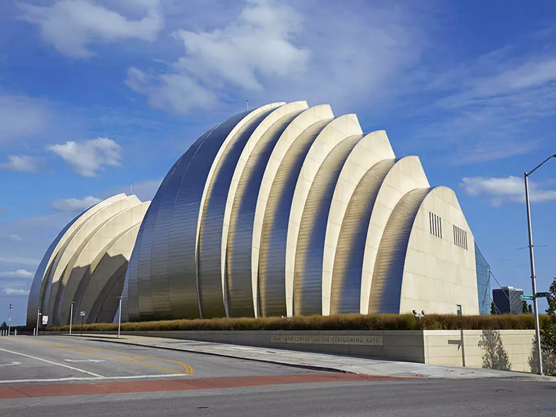 Wat is die instandhoudingsvereistes vir staalmuseumgeboue?